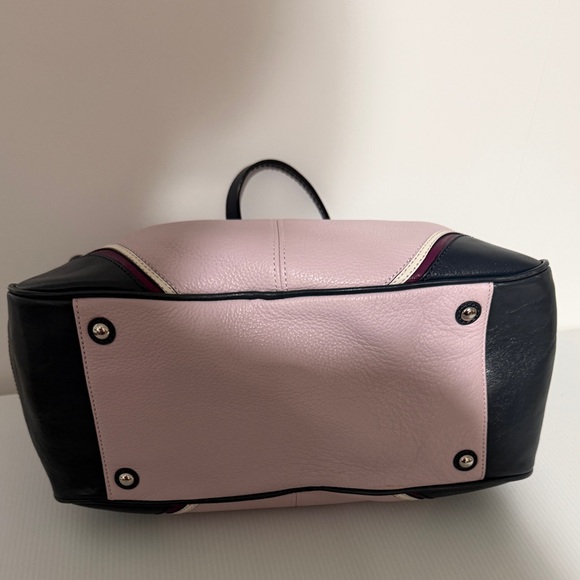 Coach Bag - Picture 4 of 10